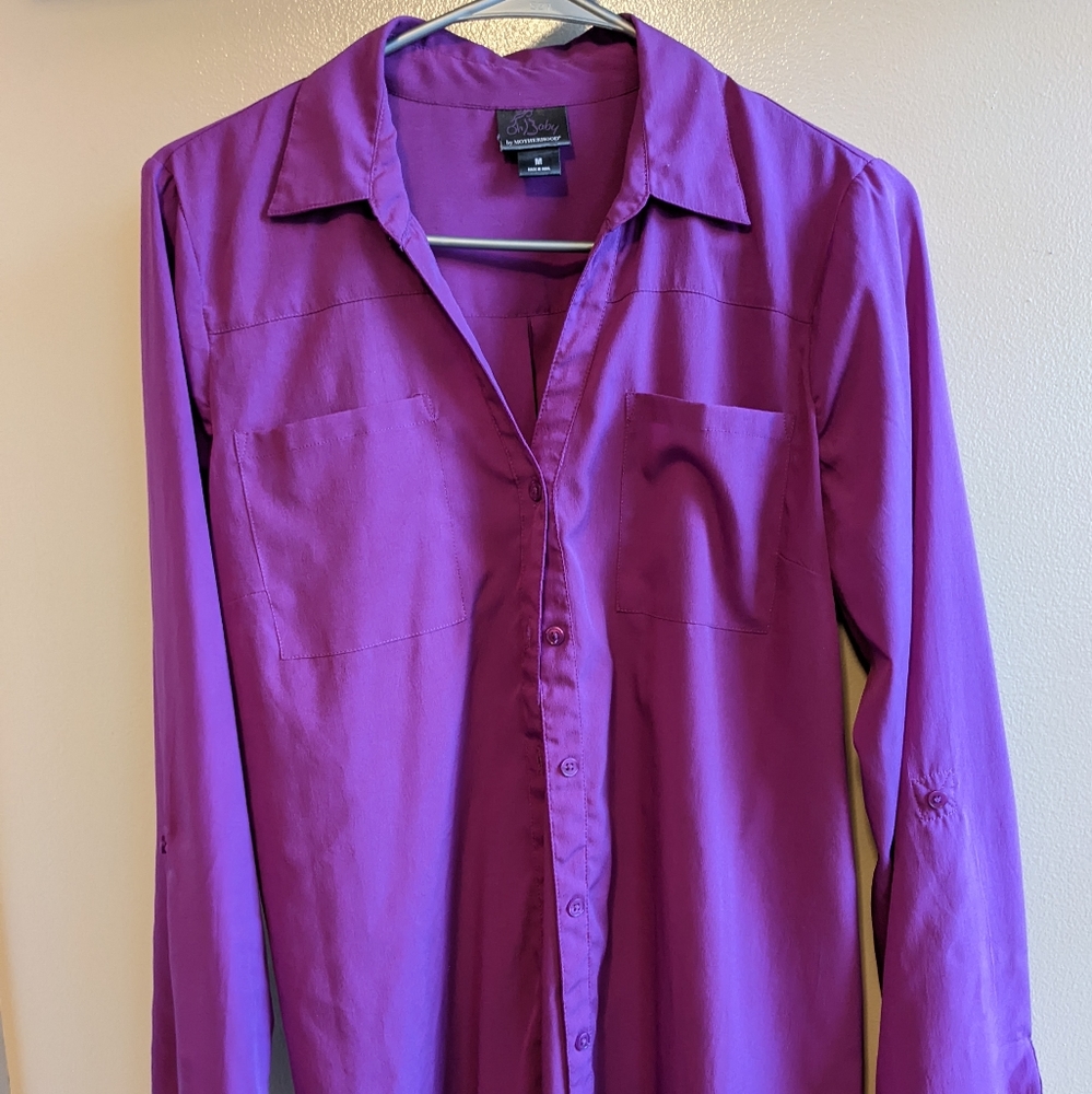 Maternity lightweight button-down 3/4 sleeve collared blouse
